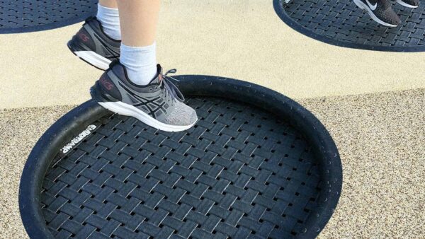 Alternative view of Trampolín Infantil "Playground Loop"