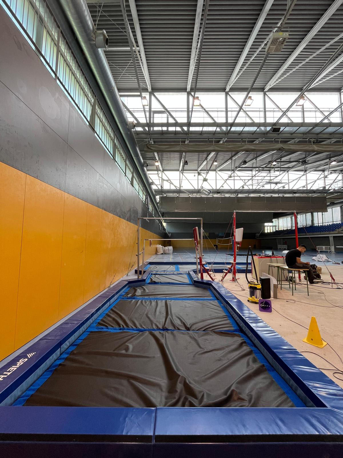 Interior del sistema durante el montaje