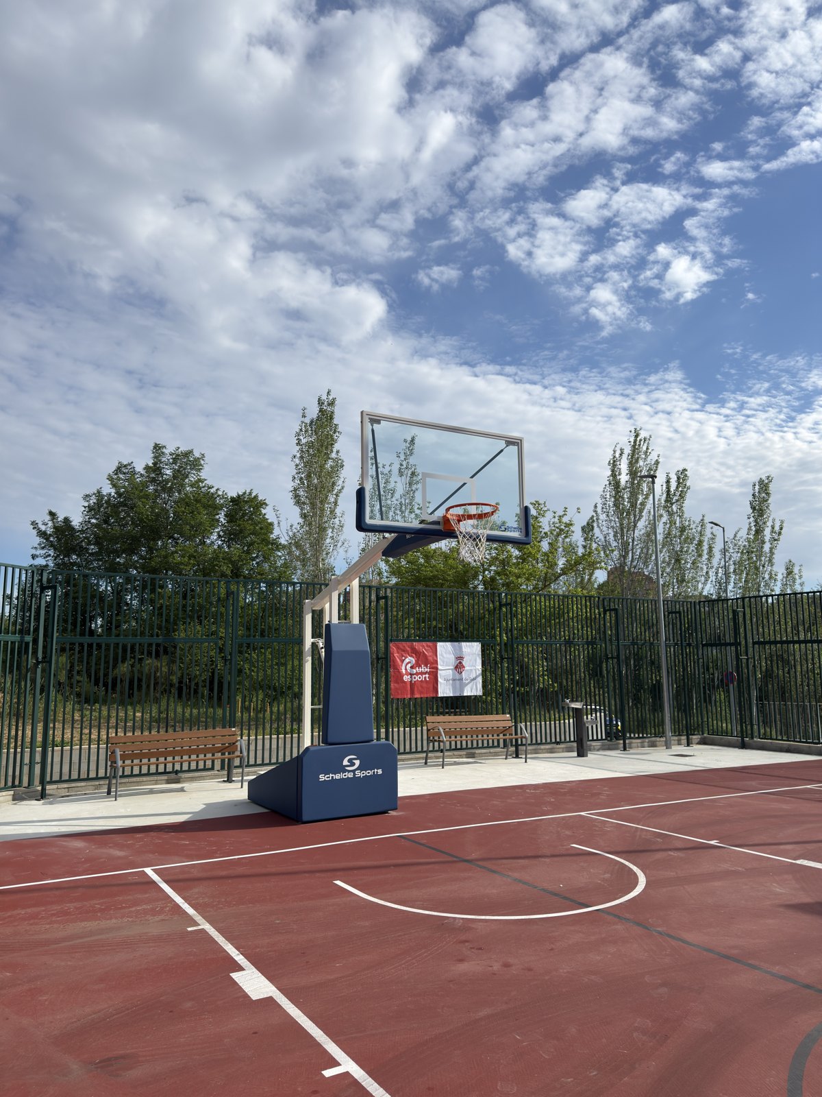 Canasta Schelde Sports EasySAM 225 en la pista de Cova Solera